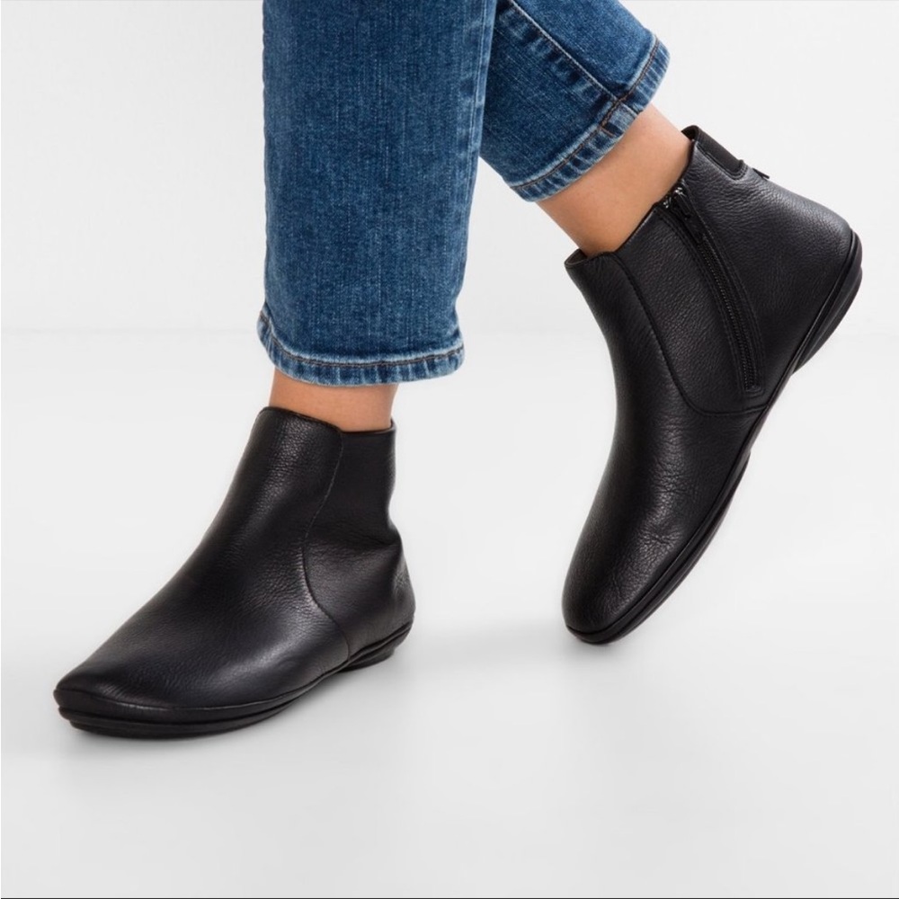Camper Black Chelsea Ankle booties Boots  9